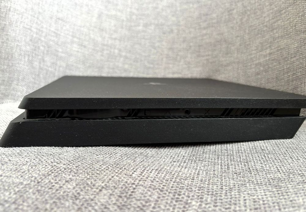 Sony ps 4 slim 1TB