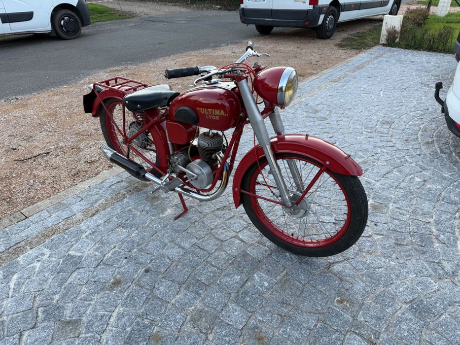 Mota última Lyon 125