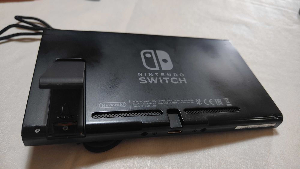 Vendo Nintendo Switch V1 em bom estado.