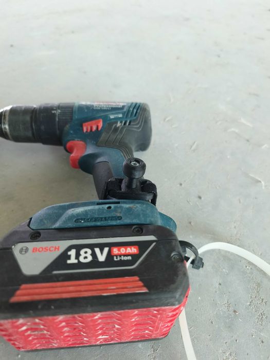 Uniwersalny system mocowania narzędzi do pasa 40 mm