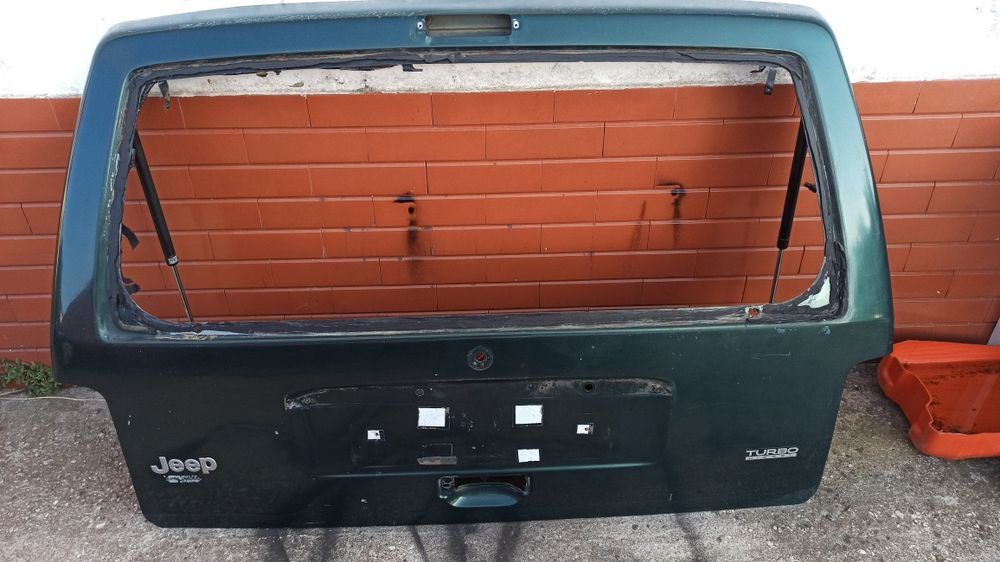 Jeep, tampa da mala.