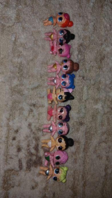 Ляльки LOL та аксесуари.