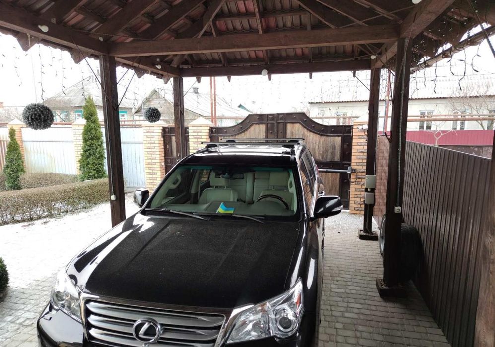 Багажник Lexus GX460 с алюминиевыми аэродинамическими поперечинами