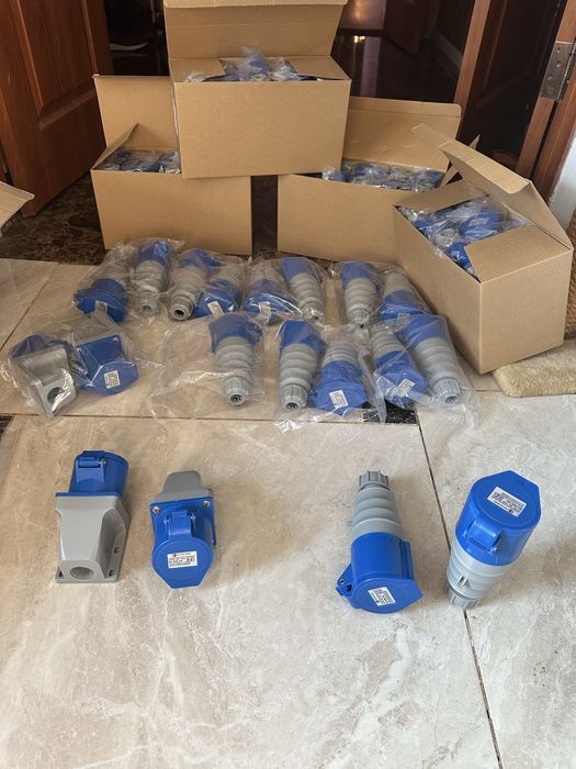 Силовая розетка на 32 ампера 7 кв разьем мама - папа перехідник 16 32