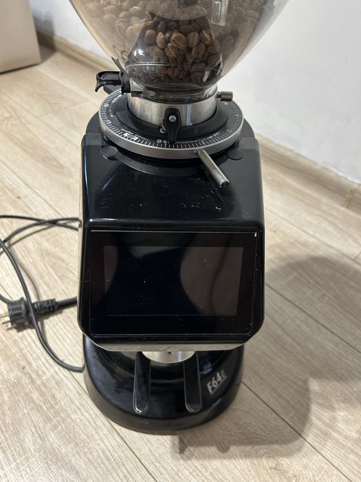 Продам кавомолку Fiprenzato F64E б/у