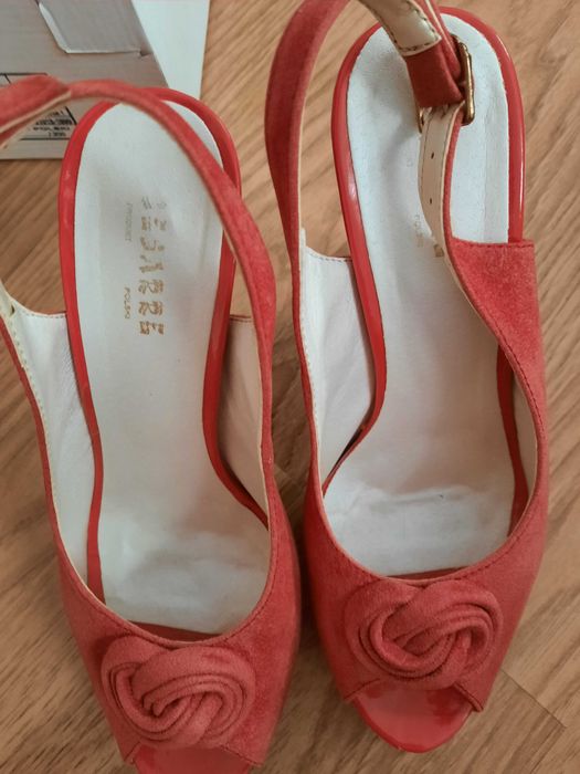 Sandały na platformie