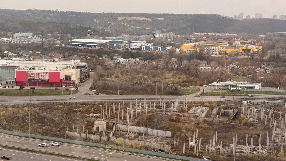 Фасадна земельан ділянка на розвʼязці Столичного Шосе!