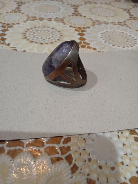 Продам каблучку з аметістом.