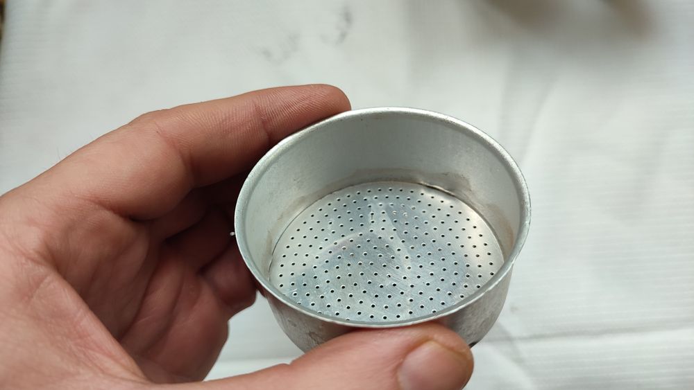 Продам гейзерну кавоварку