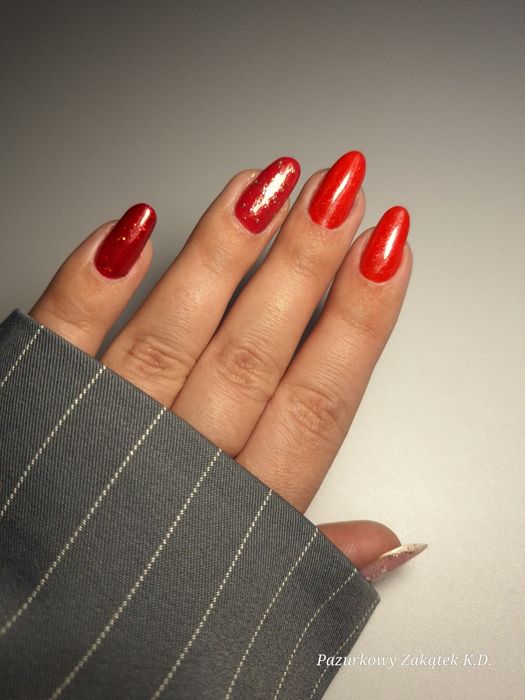 Stylizacja Paznokci "Pazurkowy Zakątek"