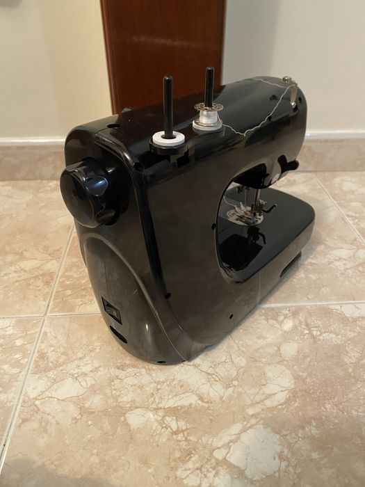 Máquina de Costura Techwood TMAC-906