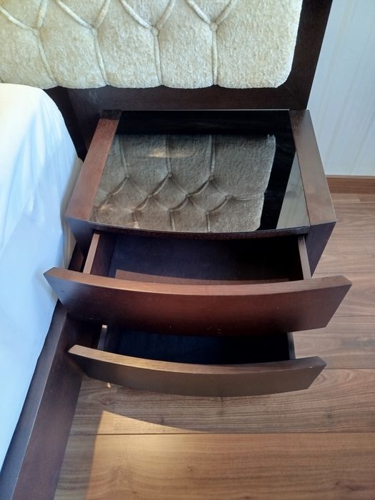 Cama de casal de madeira escura excelente estado