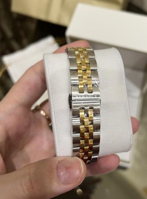 Годинник часы Versace VLR00519 оригінал