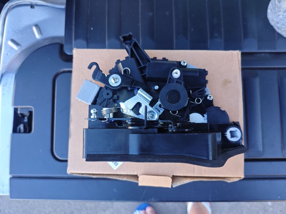 BMW X5 E53 Новий центральний замок FL передньої лівої двері 51218402537 аналог