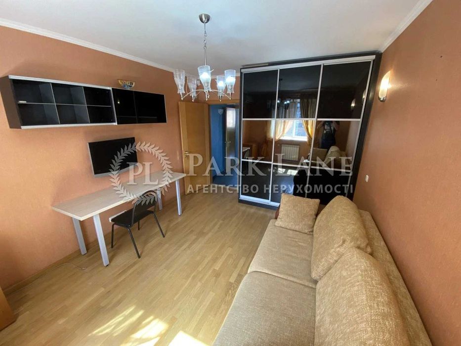 Продаж 5к. квартири на Подолі, вул. Введенська, 29/58