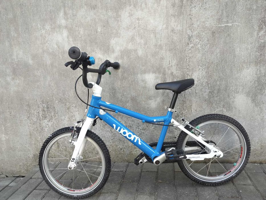Woom 3 niebieski rower z dzwonkiem