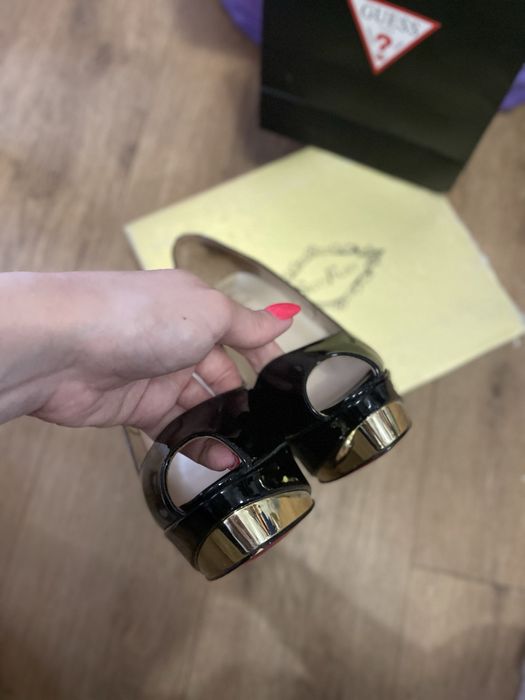 Туфли лаковая кожа 37р в хорошем состоянии