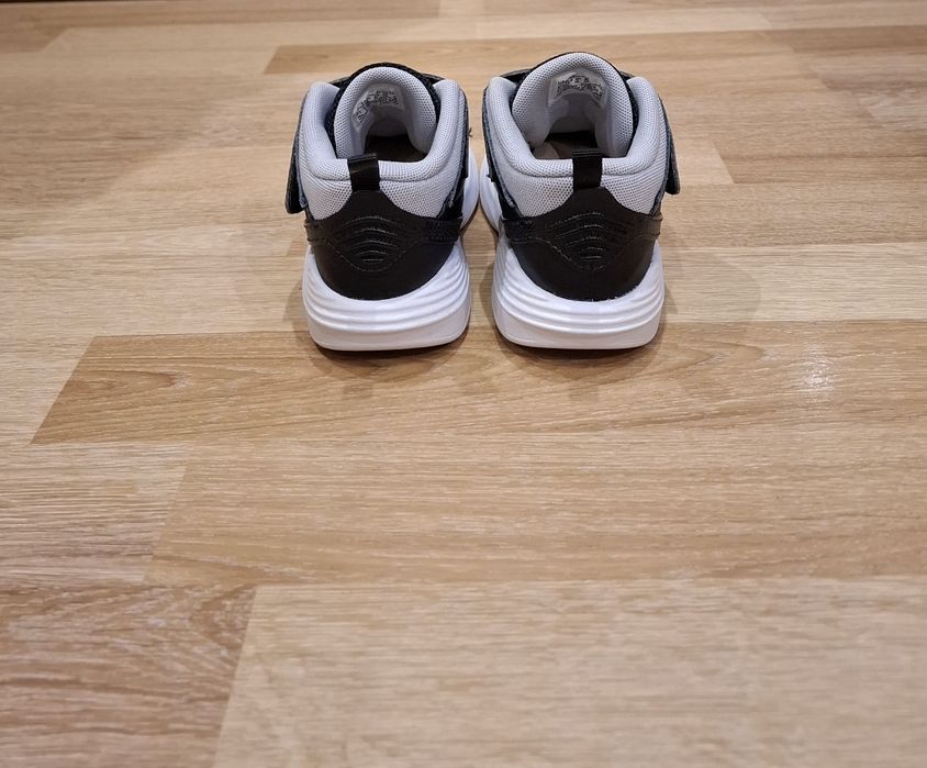 Кросівки NIKE JORDAN хайтопи Nike кроссовки Nike кросівки Adidas  р.27