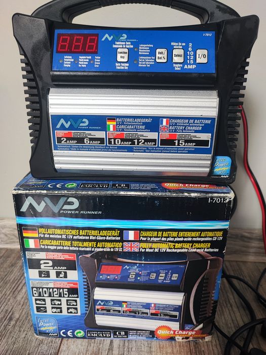 Automatyczny prostownik do akumulatorów 12V NVP Power Runner I-7012 – do 15A