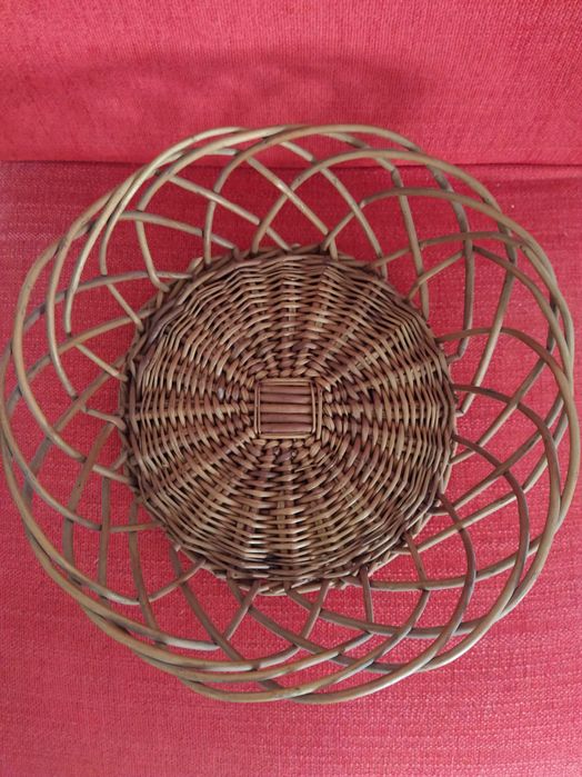 Cesta nova em verga tamanho médio diâmetro 28cm