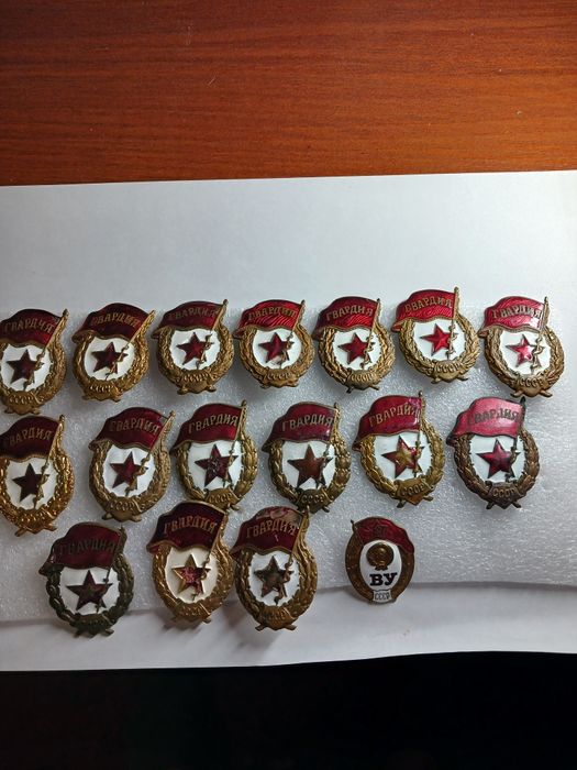 Продам знаки разних годов.