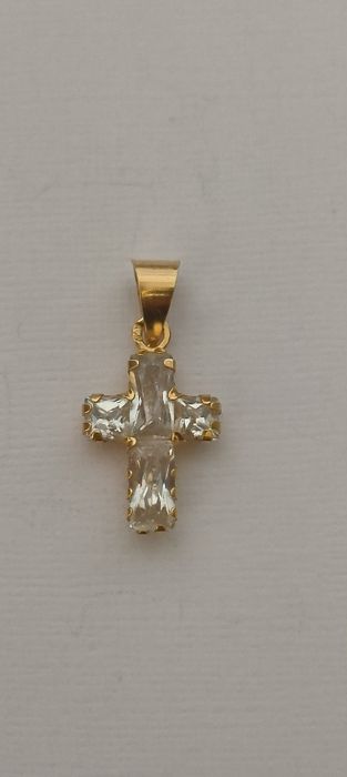 Pendente cruz em ouro