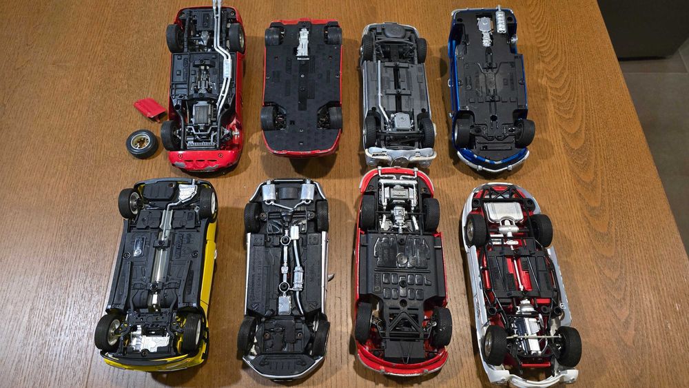 16 carros escala 1/24 e 1/18