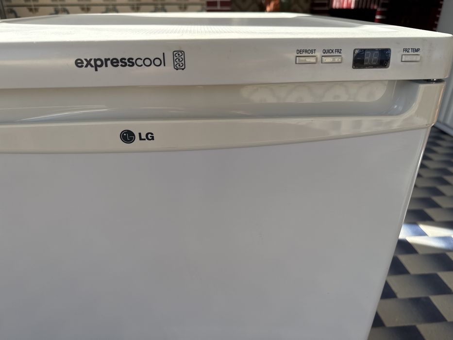 LG Express cool Mini congelador semi novo