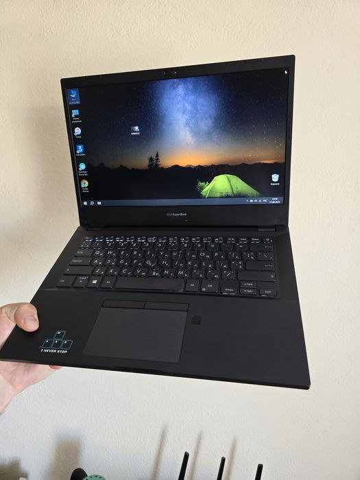 Asus ExprertBook(Core i3(10-Gn),SSD 240Gb,RAM 8Gb).FullHD.АКБ 2.5 часа