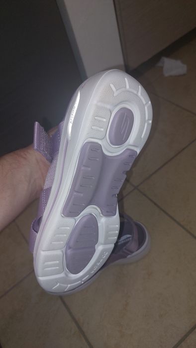 Жіночі сандалі Skechers 37