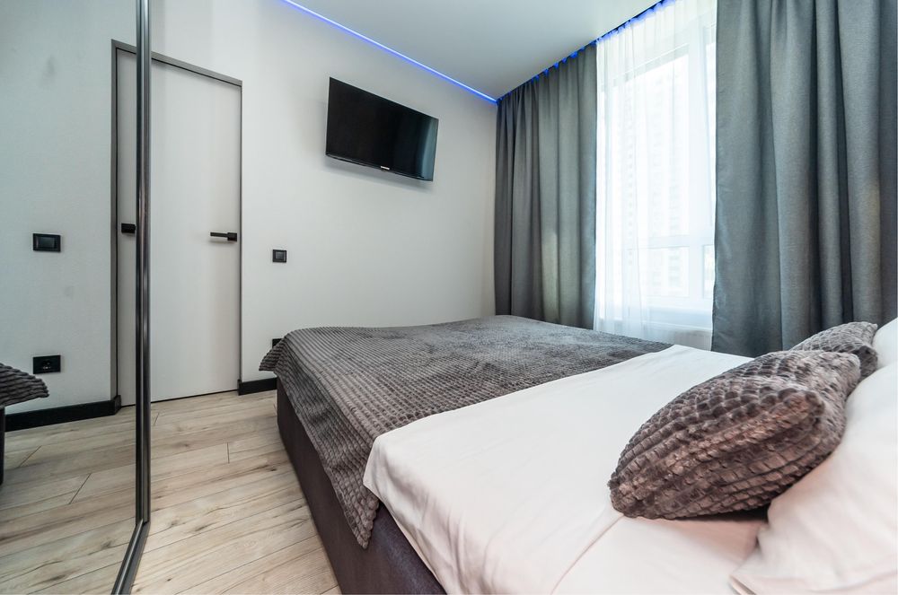 Генератор!Дизайнерські апартаменти метро Вирлиця, 4й поверх