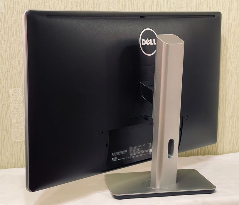 Продається монітор Dell P2714HC 27"