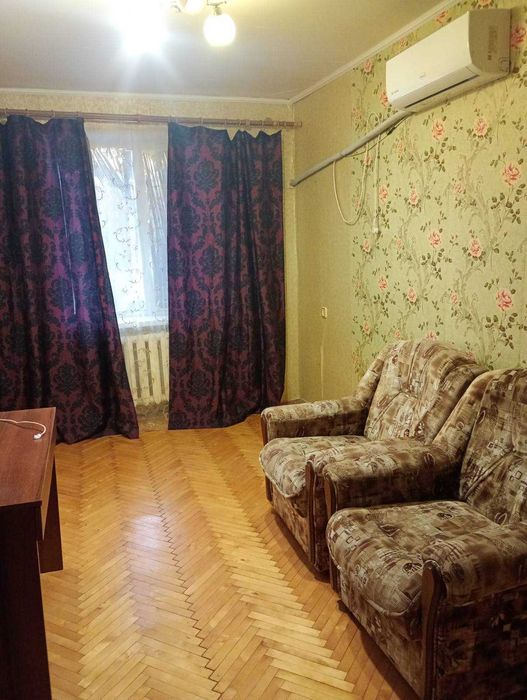 Продам 2х комн кв Салтовский р-н .Гвард Ширнинцев  . Отличная цена TB