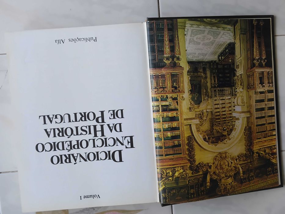 2 Livros de Dicionário Enciclopédico