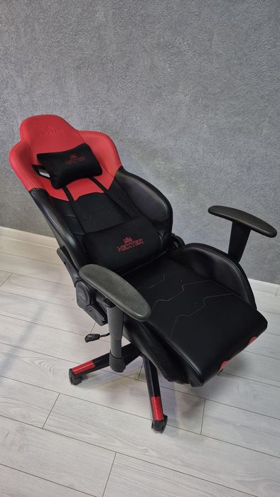 Геймерське крісло Hexter MX R1D TILT PL70 ECO/01 чорно-червоний