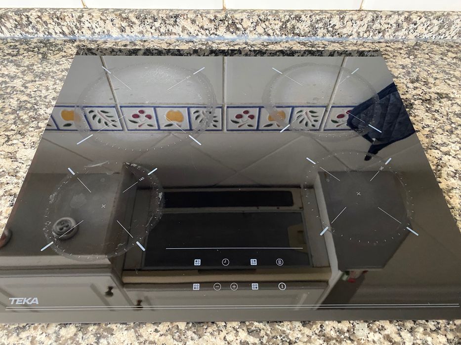 Placa vitrocerâmica Teka