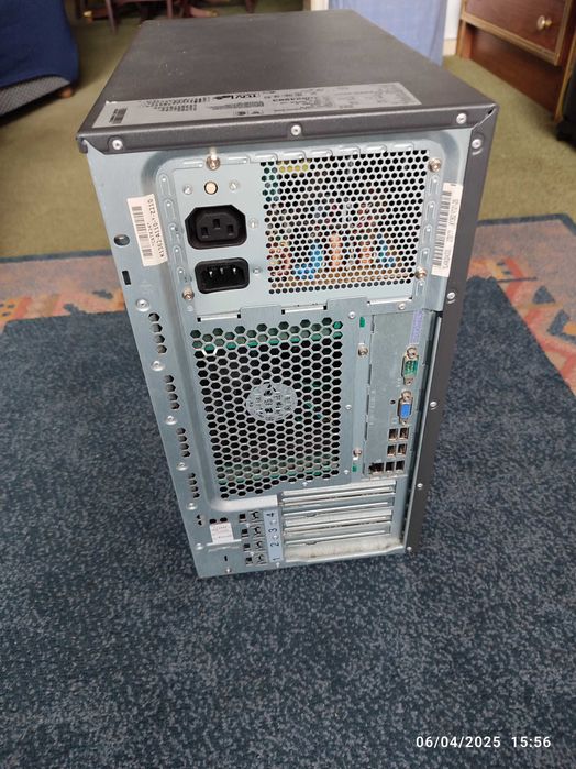 Servidor Fujitsu Primergy tx100 s2