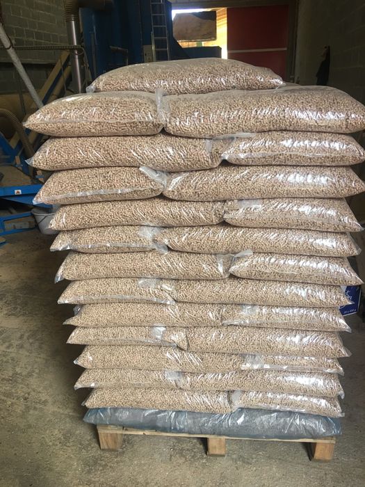 Producent PELLETU z trocin tartacznych. Dębowy 1 worek 15 kg .