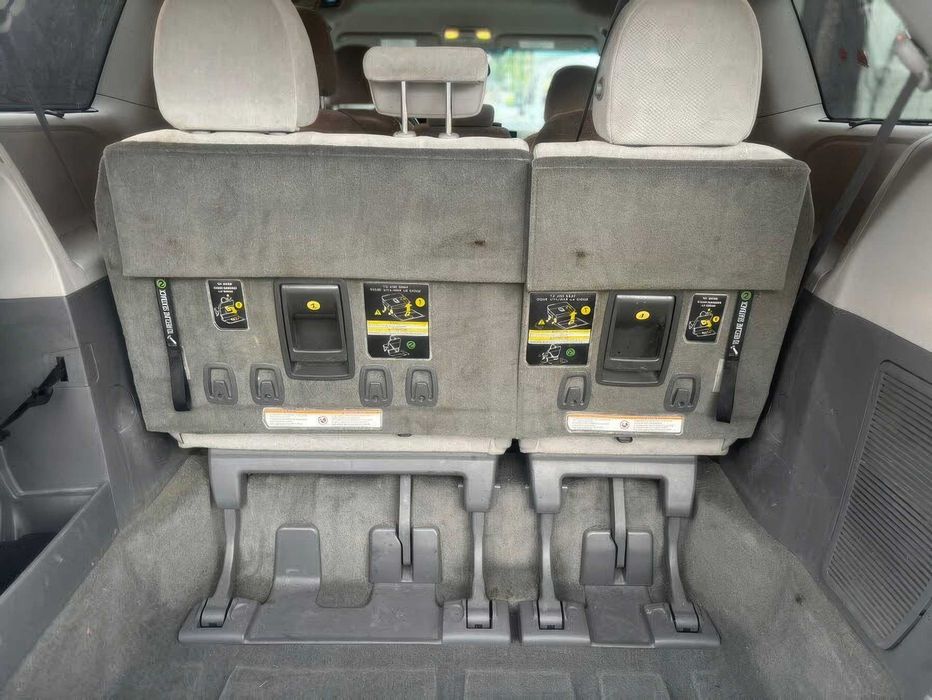 Toyota Sienna      2015