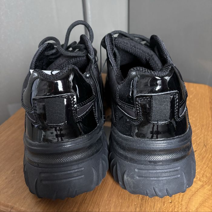 Кросівки Reserved