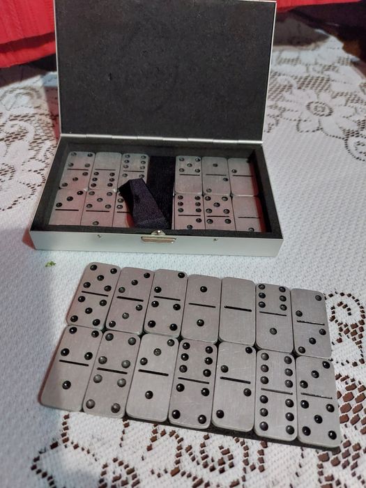 Jogo de dominó em alumínio, impecável
