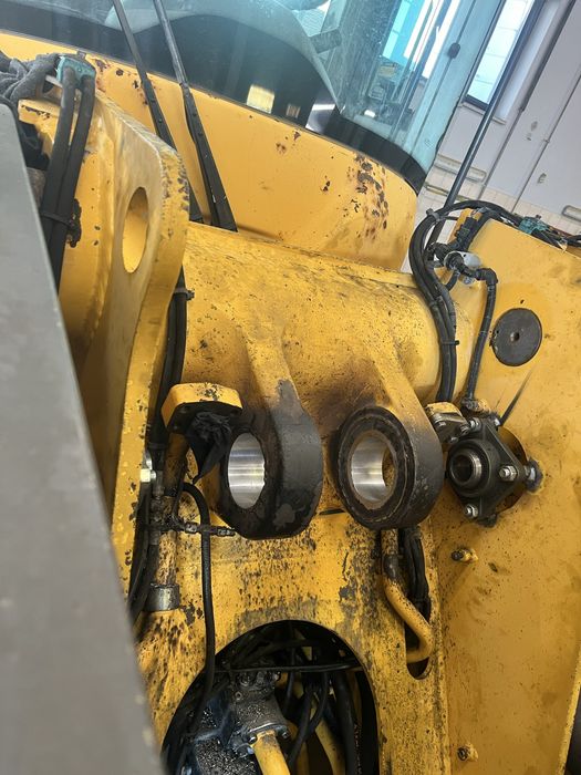 Wytaczanie , tokarz , naprawa osi czopów  . Jcb , caterpillar merlo komatsu