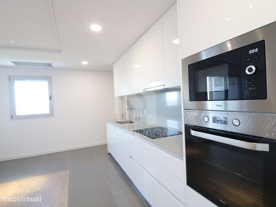 Arrendamento Apartamento T3 Novo c/ Garagem para 2 Carros, em São V...