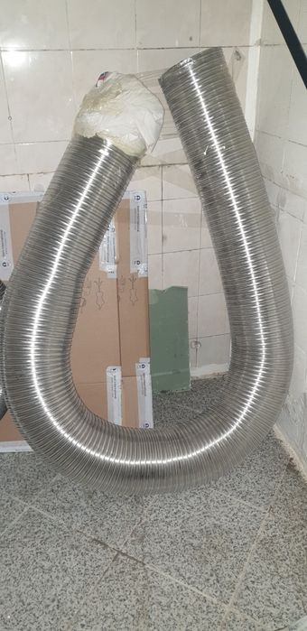 Tubo inox. flexível 3 m.  Diâm. 200mm  e 5m de diâm. 110mm. novo