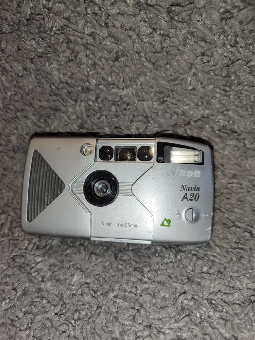 Компактний плівковий фотоапарат nikon nuvis a20
