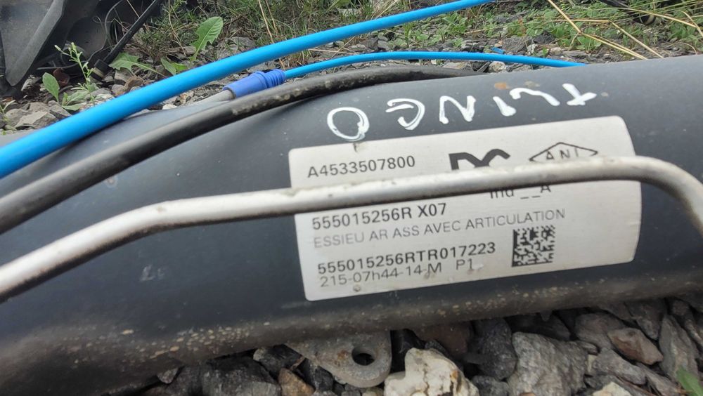 belka zawieszenia tył tylna oś wahacz  Twingo III 3 Smart W453