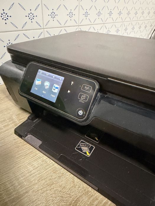 Impressora HP Photosmart 5520 Wi-Fi | Scanner + Cores | Bom estado