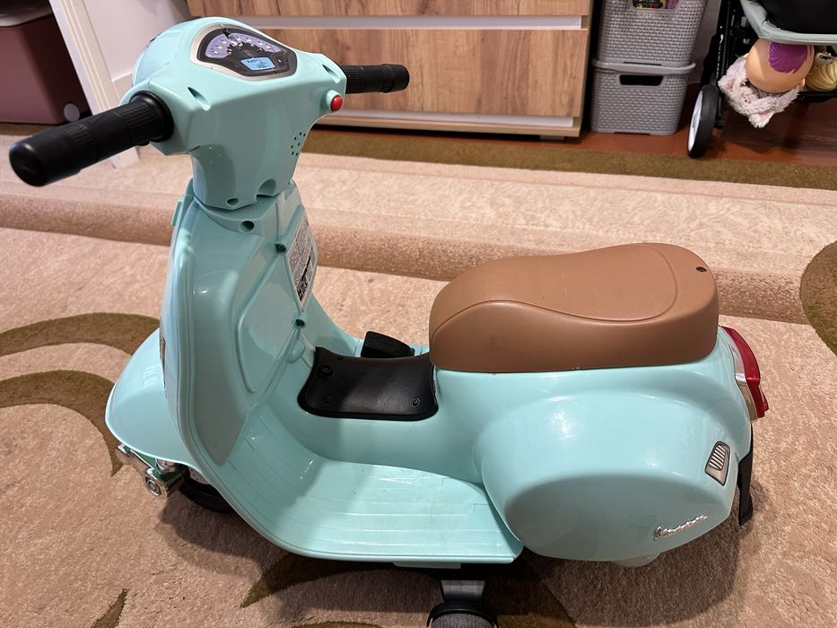Скутер дитячий Vespa в чудовому стані