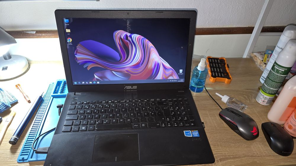 ASUS X551C | 4GB RAM | Windows 11