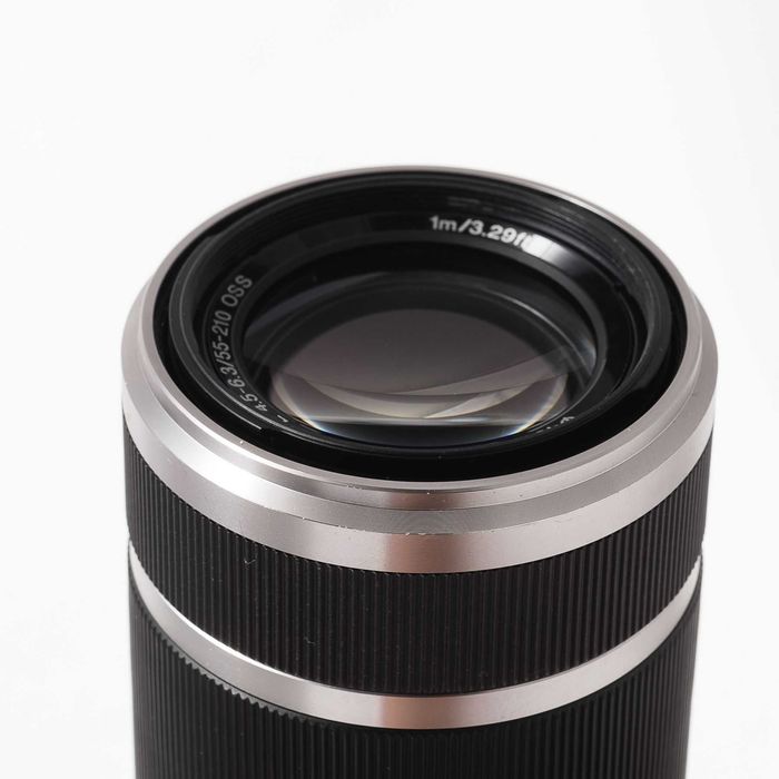 Об'єктив Sony 55-210mm f/4.5-6.3 OSS SEL55210